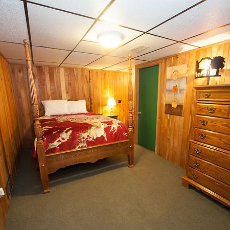 Log Cabin Lodge & Suites Jones Mills Zewnętrze zdjęcie