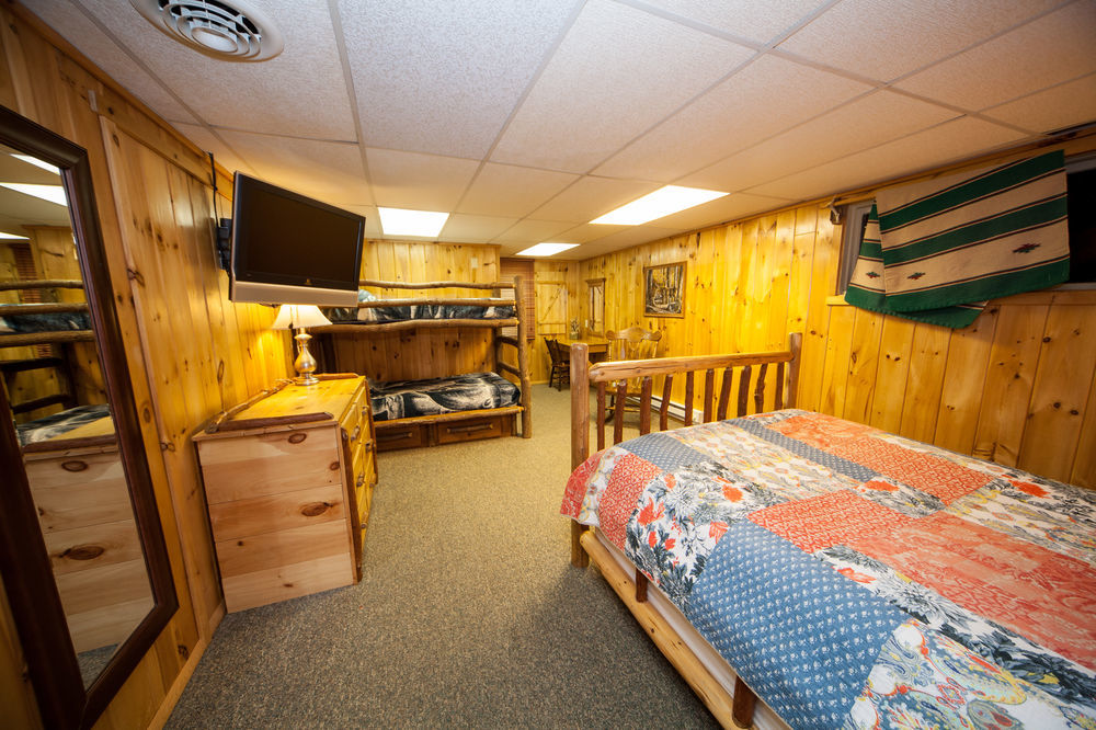 Log Cabin Lodge & Suites Jones Mills Zewnętrze zdjęcie