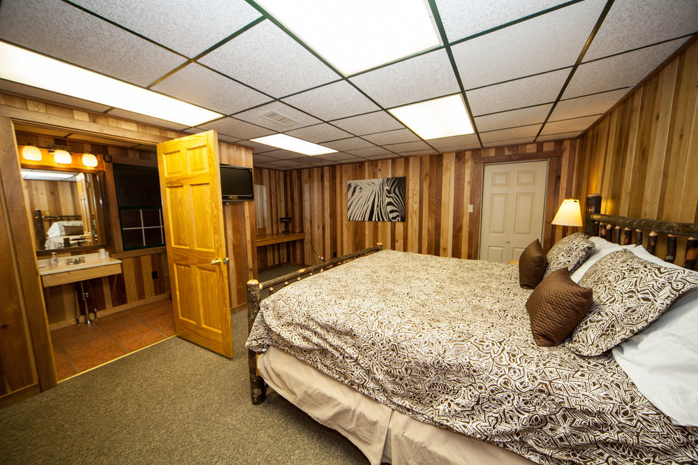 Log Cabin Lodge & Suites Jones Mills Zewnętrze zdjęcie