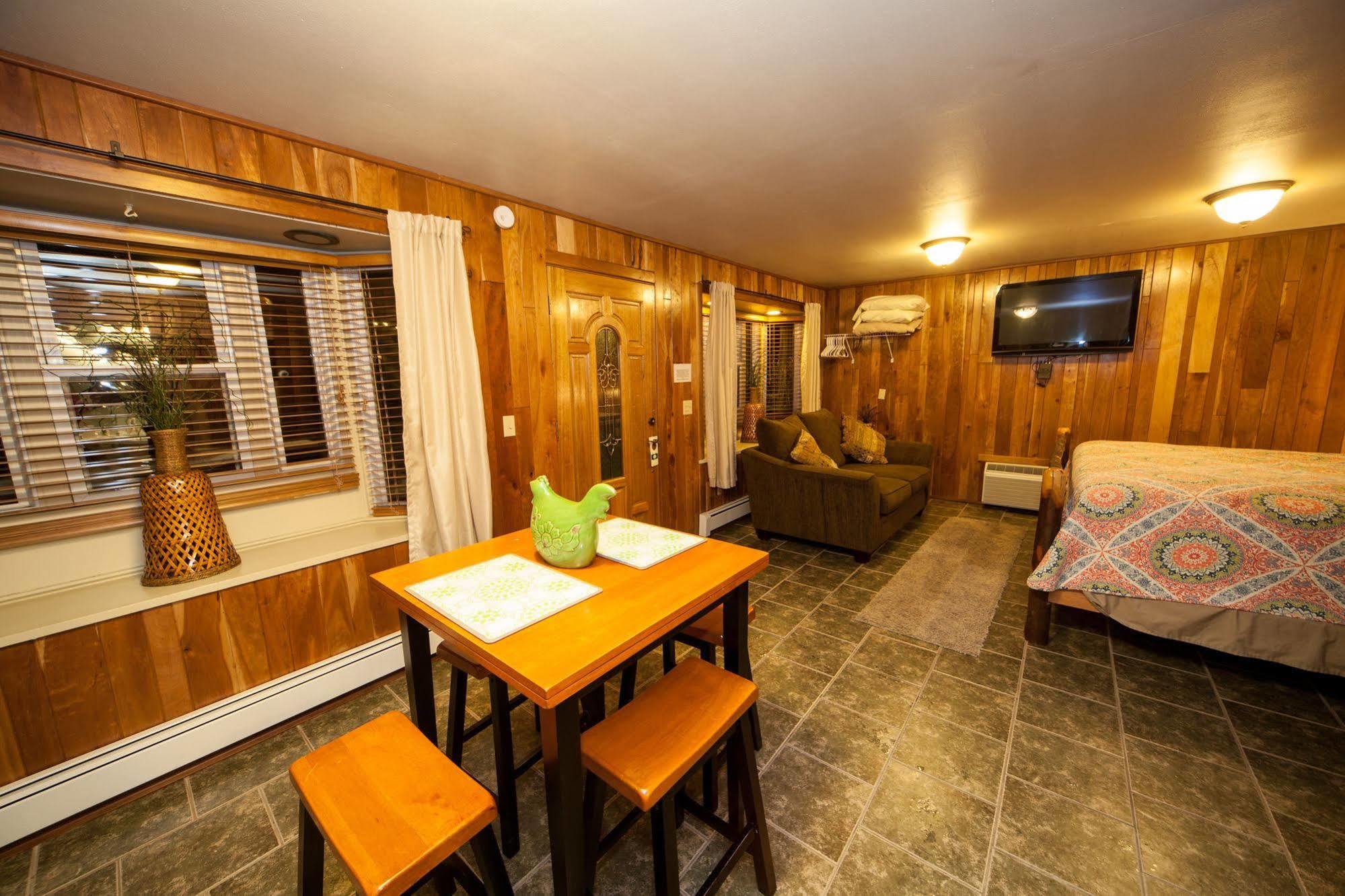 Log Cabin Lodge & Suites Jones Mills Zewnętrze zdjęcie