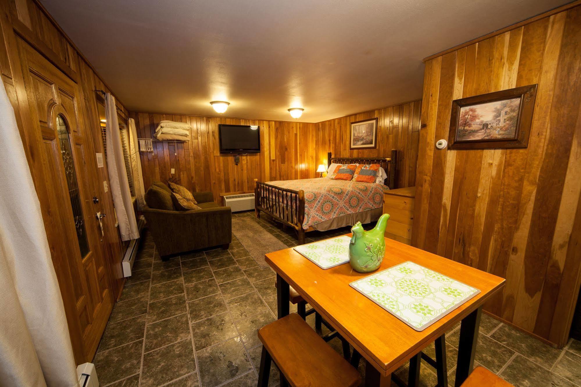 Log Cabin Lodge & Suites Jones Mills Zewnętrze zdjęcie