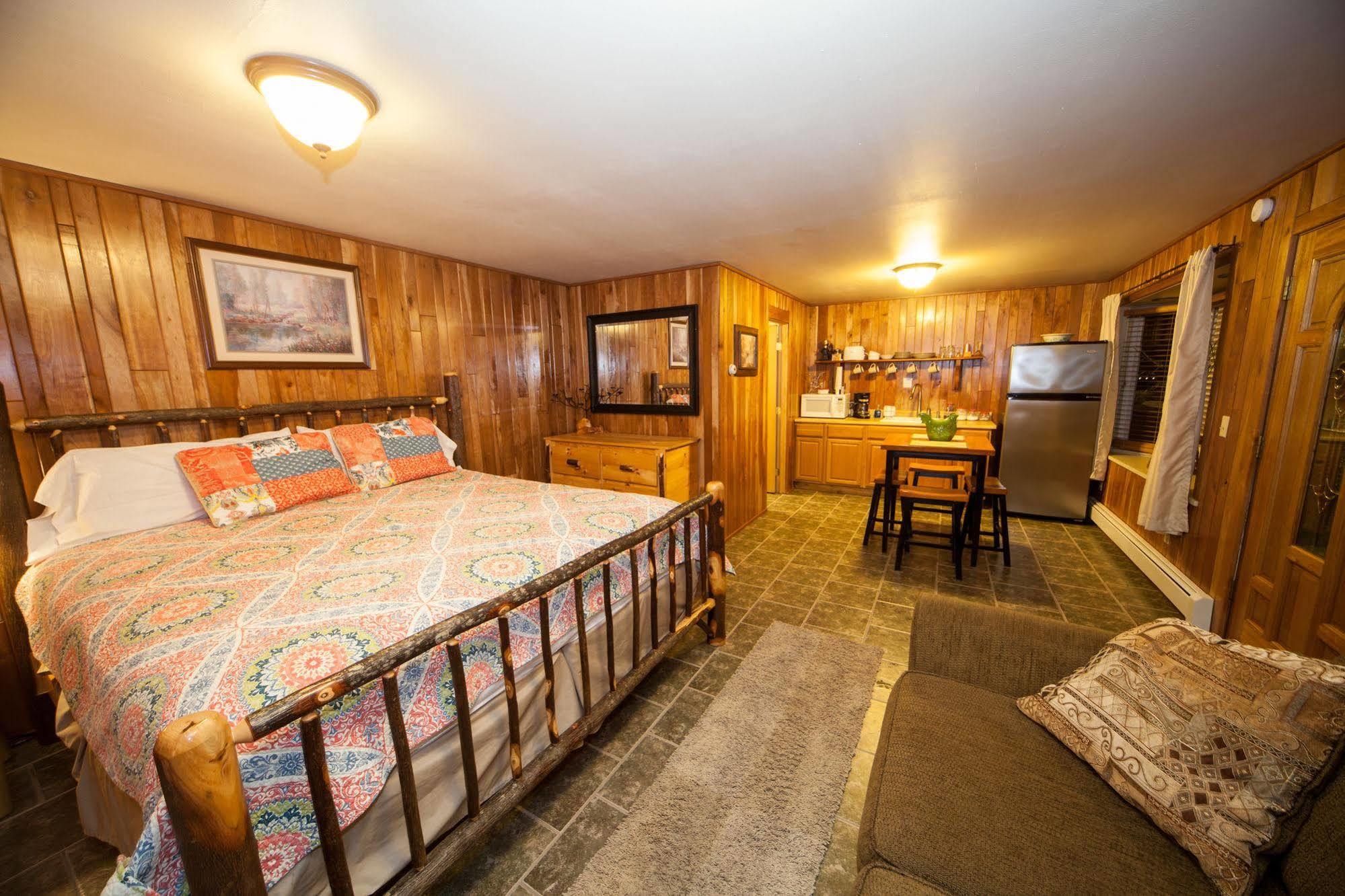 Log Cabin Lodge & Suites Jones Mills Zewnętrze zdjęcie