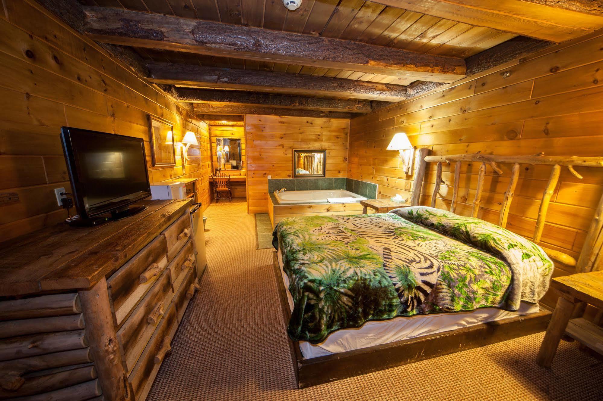 Log Cabin Lodge & Suites Jones Mills Zewnętrze zdjęcie