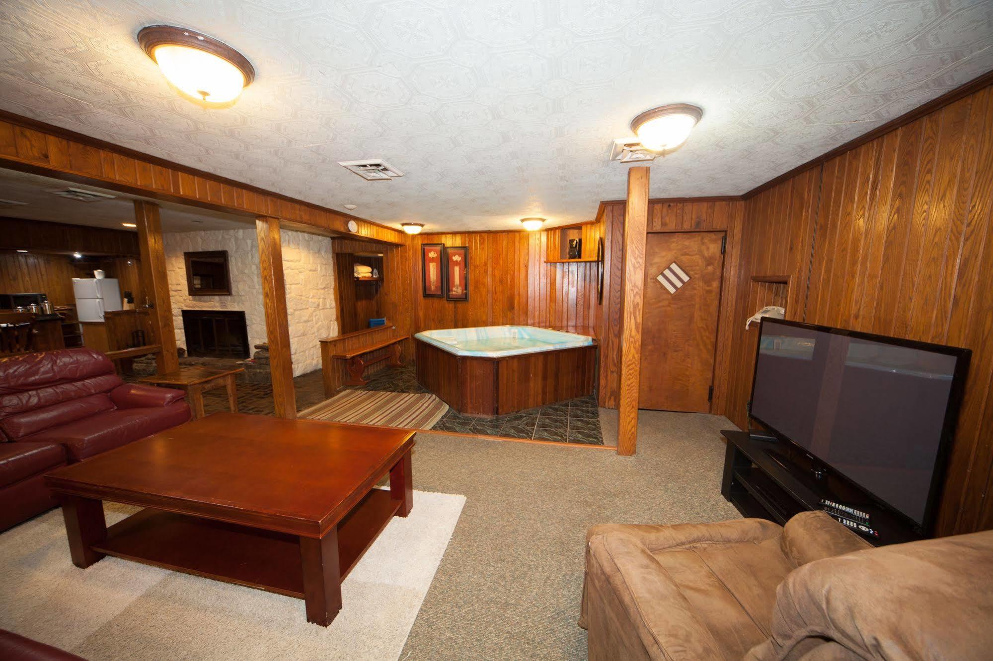 Log Cabin Lodge & Suites Jones Mills Zewnętrze zdjęcie