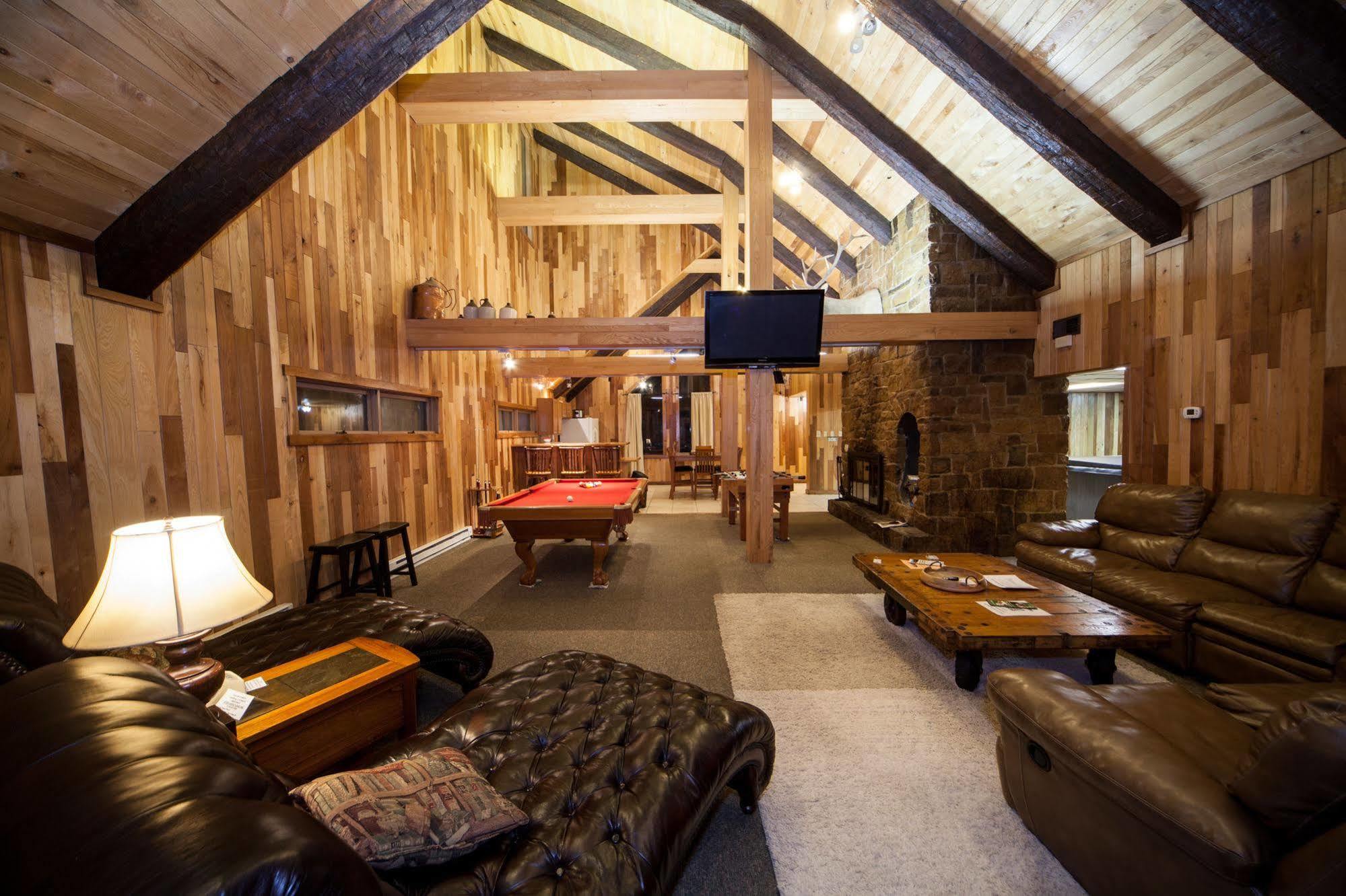Log Cabin Lodge & Suites Jones Mills Zewnętrze zdjęcie