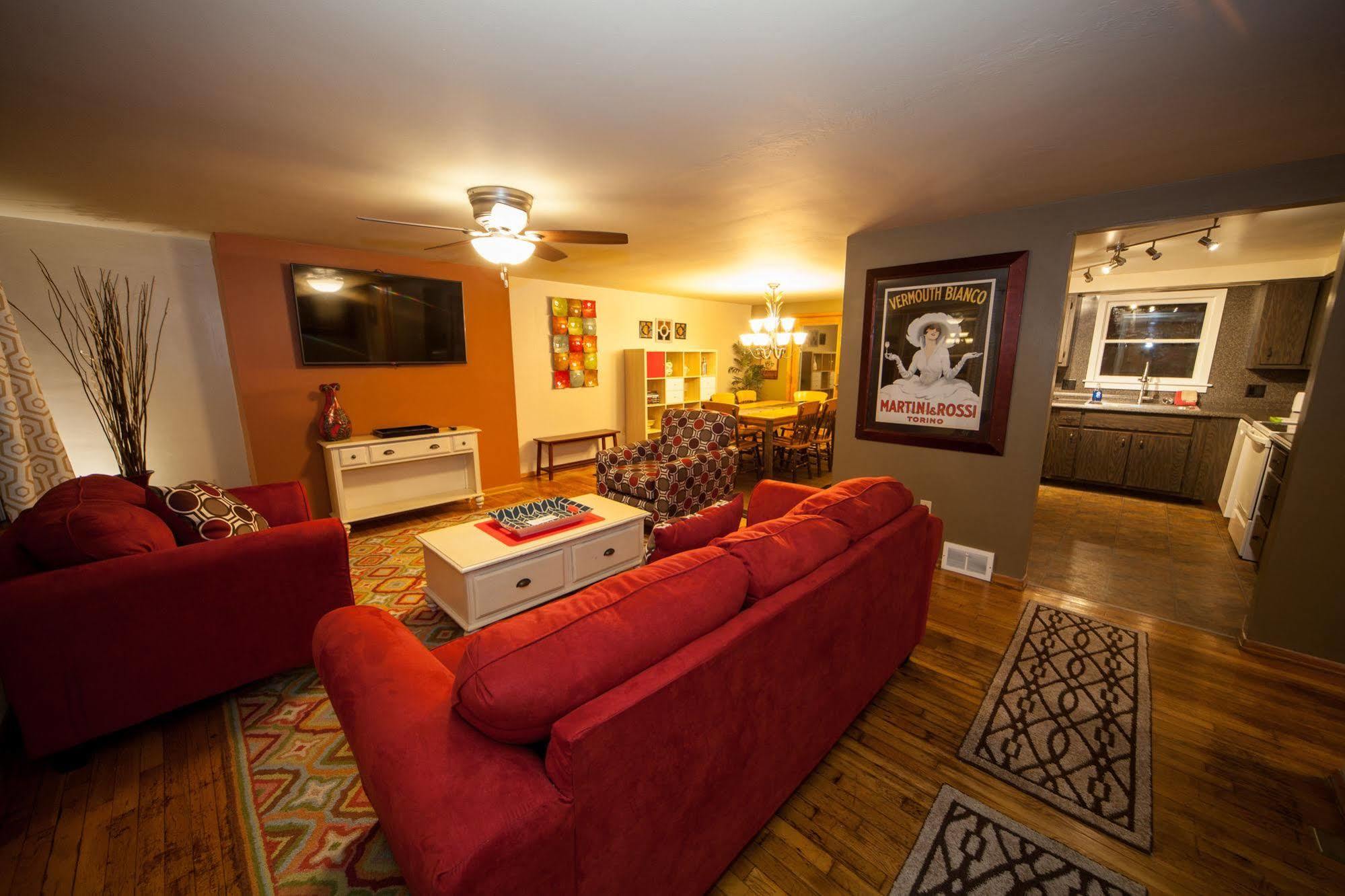 Log Cabin Lodge & Suites Jones Mills Zewnętrze zdjęcie