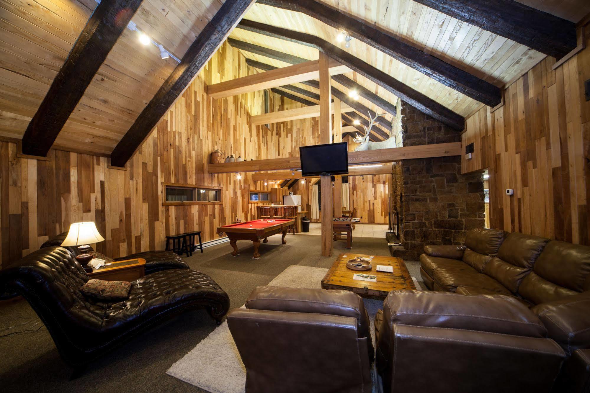 Log Cabin Lodge & Suites Jones Mills Zewnętrze zdjęcie