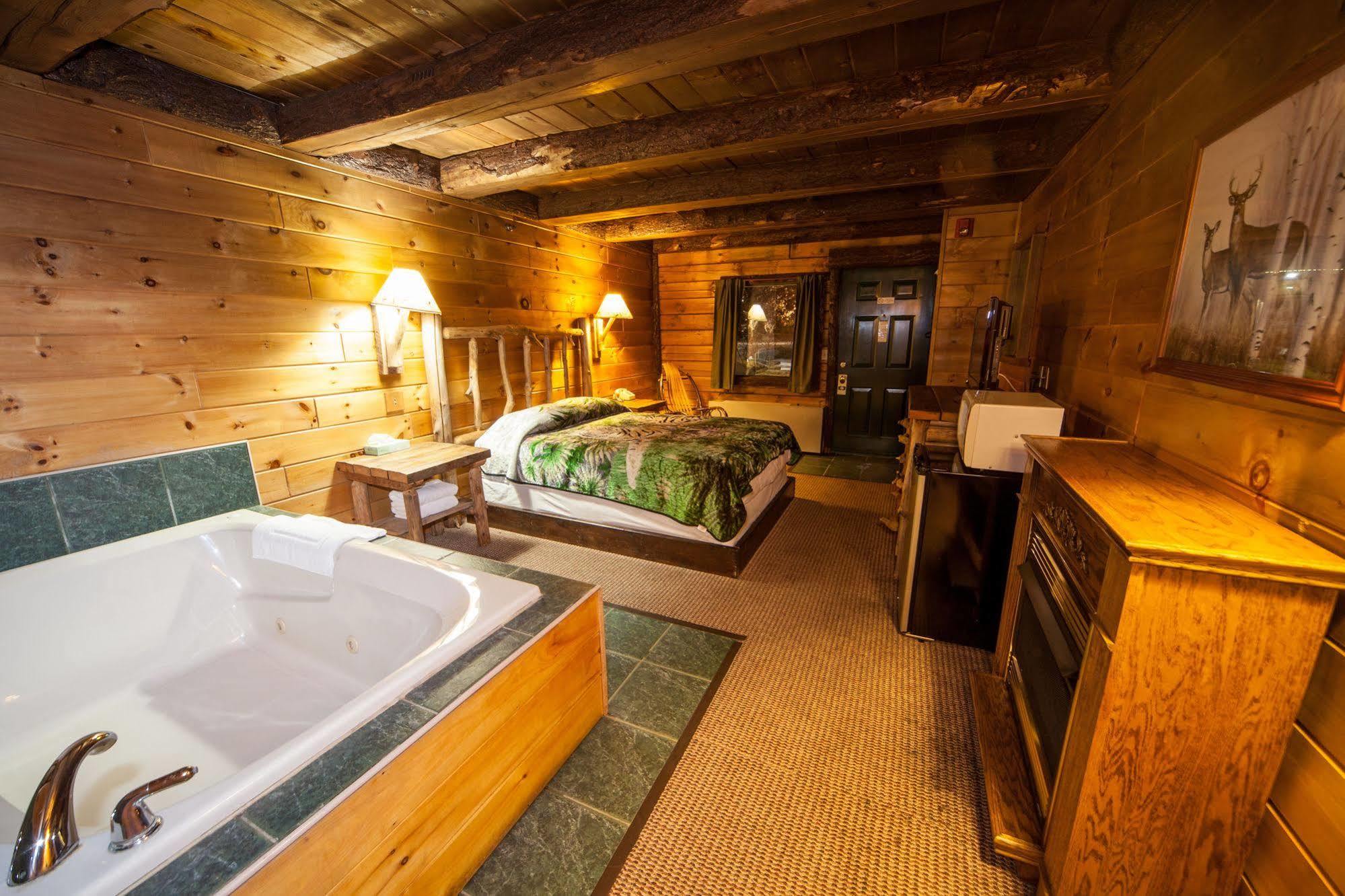 Log Cabin Lodge & Suites Jones Mills Zewnętrze zdjęcie
