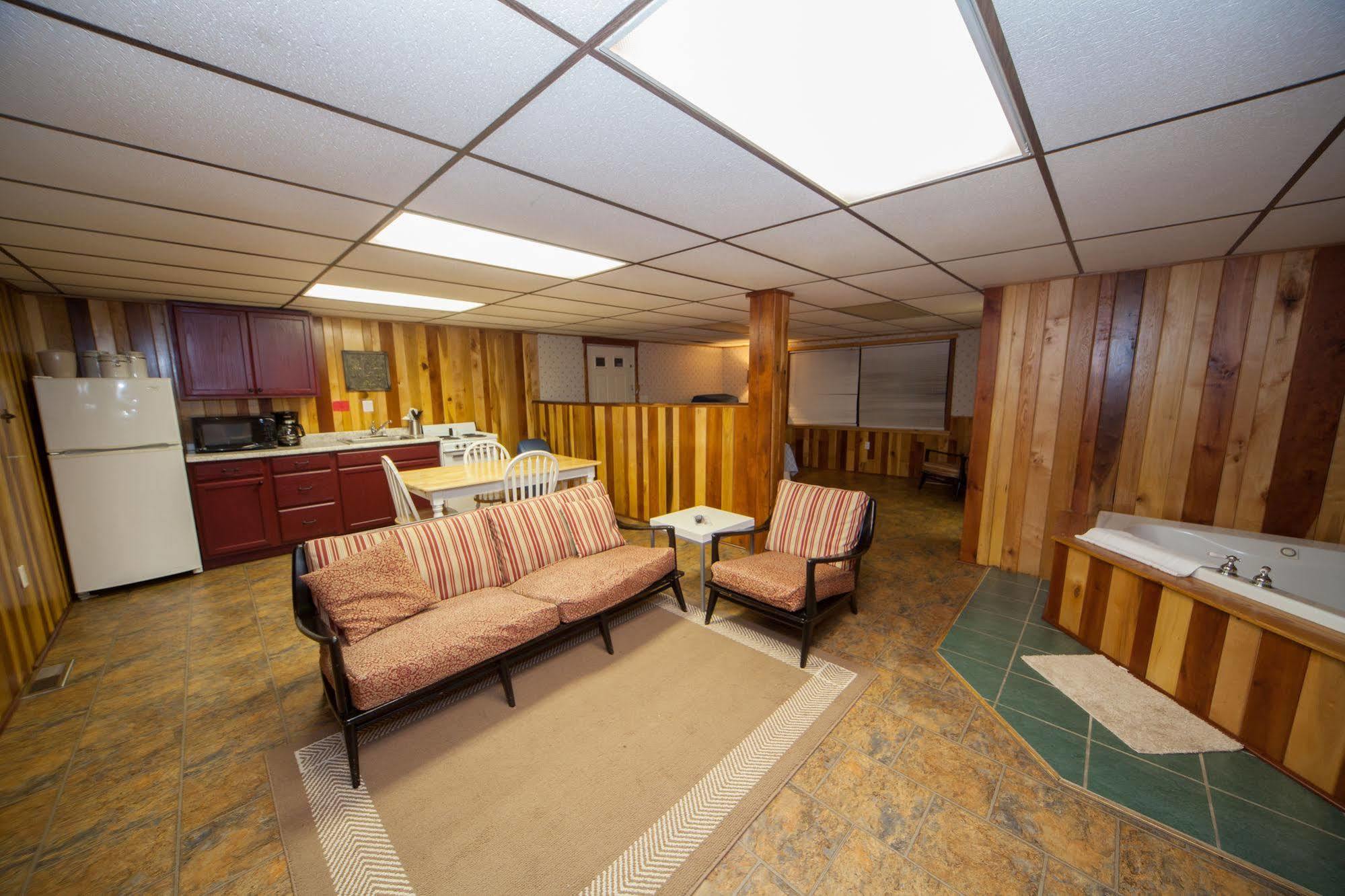 Log Cabin Lodge & Suites Jones Mills Zewnętrze zdjęcie