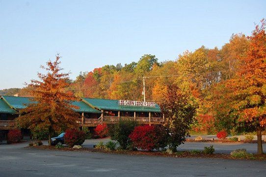 Log Cabin Lodge & Suites Jones Mills Zewnętrze zdjęcie